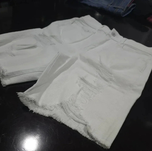 Hollister Ultra High-Rise Denim Shorts - Size 26 white - Picture 15 of 15